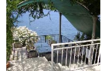 Montenegro Privát Kumbor, Exterior